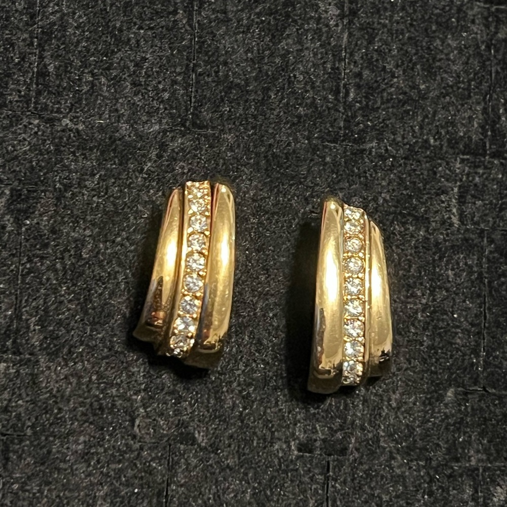 Vintage Avon Centennial Gold Textured earrings 1886-1986